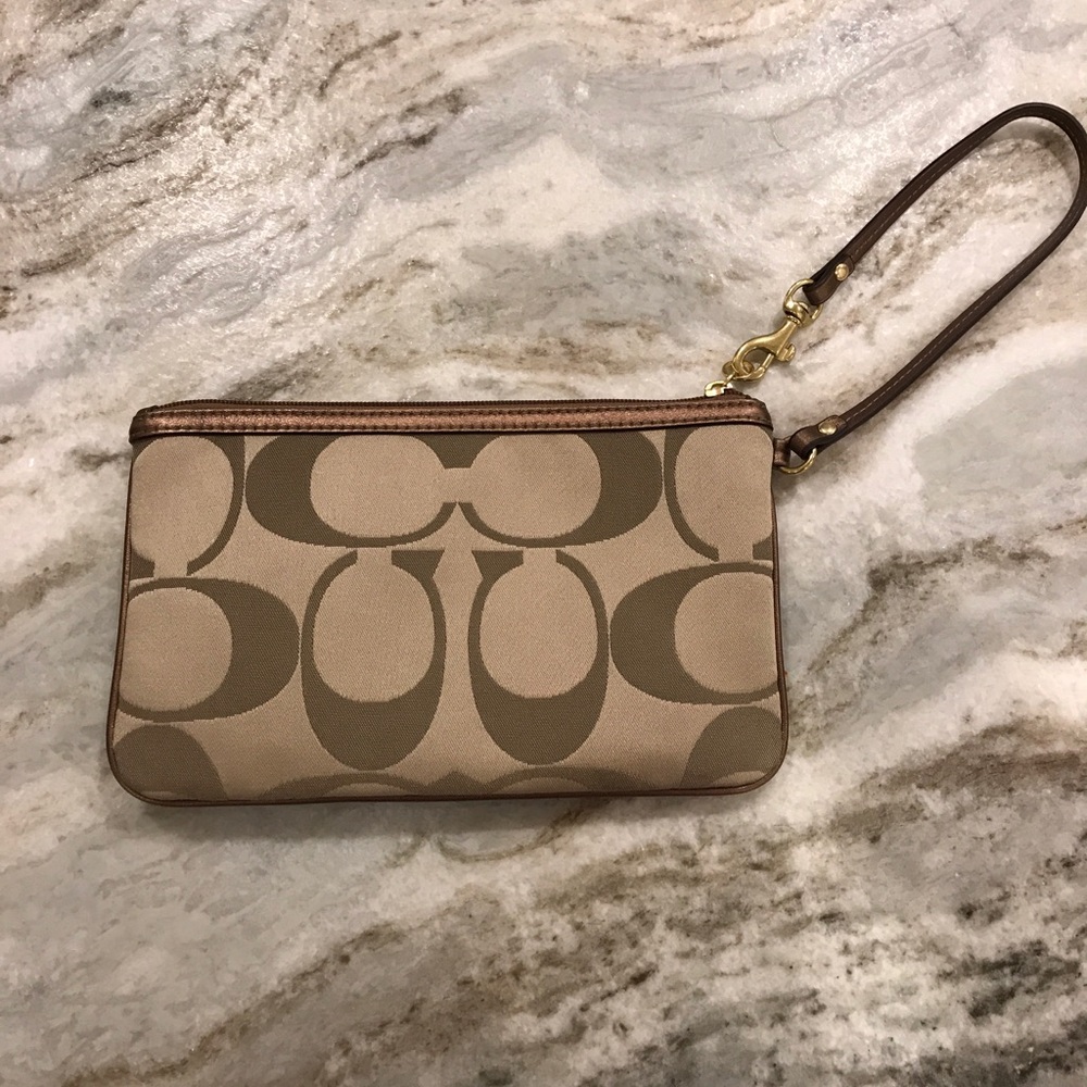 COACH Signature collection LARGE wristlet/clutch - Picture 3 of 4